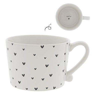 Bastion Collections BC Becher mit Henkel aus weißem Keramik mit schwarzen Herzen und Smile Schrift innen Keramikgeschirr Kaffeebecher BC Cup Küche Frühstück Gedeckter Tisch im Sale